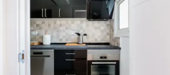 3 bedrooms Apartment in Ciutat Vella, Spain No. 28441 3