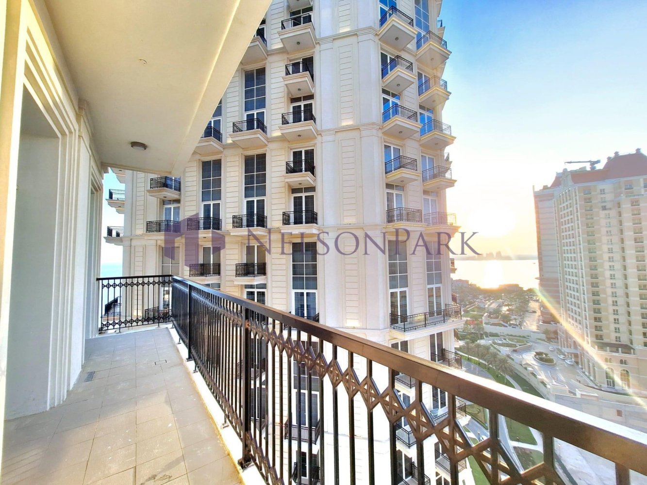 4 bedrooms Apartment in Doha, Qatar No. 2304