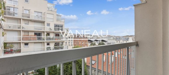 Studio à Paris, France No. 163643 6