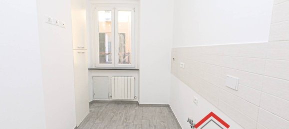 Apartamento de 2 dormitorios en Genoa, Italy No. 170802 23