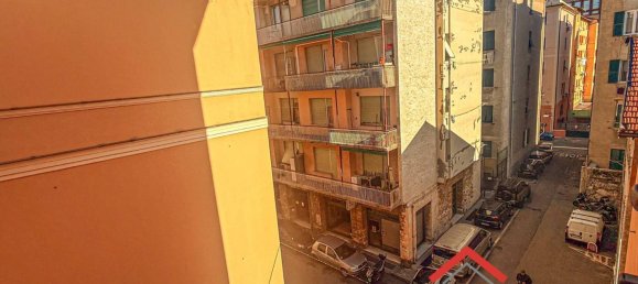 Apartamento de 2 dormitorios en Genoa, Italy No. 170802 14