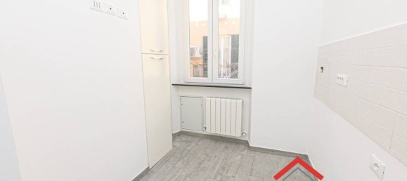Apartamento de 2 dormitorios en Genoa, Italy No. 170802 24