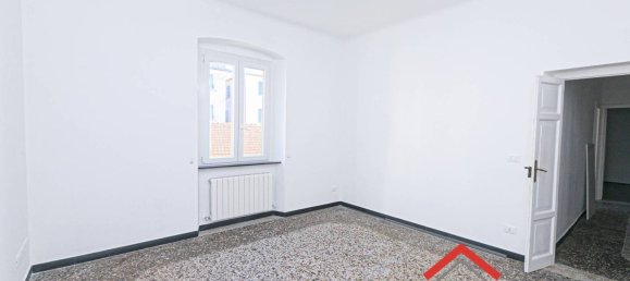 Apartamento de 2 dormitorios en Genoa, Italy No. 170802 4