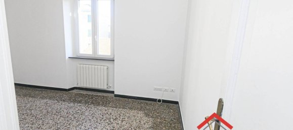 Apartamento de 2 dormitorios en Genoa, Italy No. 170802 31