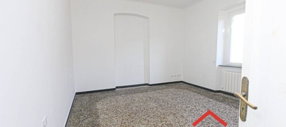 Apartamento de 2 dormitorios en Genoa, Italy No. 170802 2