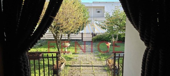 3 bedrooms Villa in Montebelluna, Italy No. 341675 5