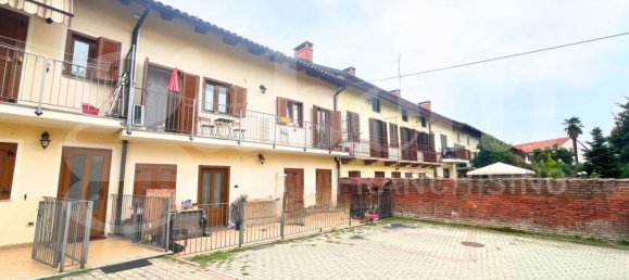 5 rooms Apartment in Moncalieri, Italy No. 238214 2