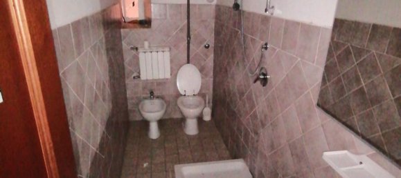 4 rooms Apartment in Rome, Italy No. 106826 2