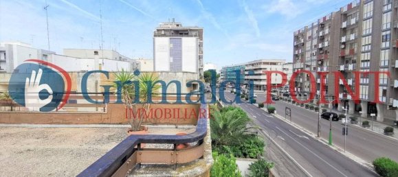 2 Schlafzimmer Penthouse in Lecce, Italy, Nr. 53450 8