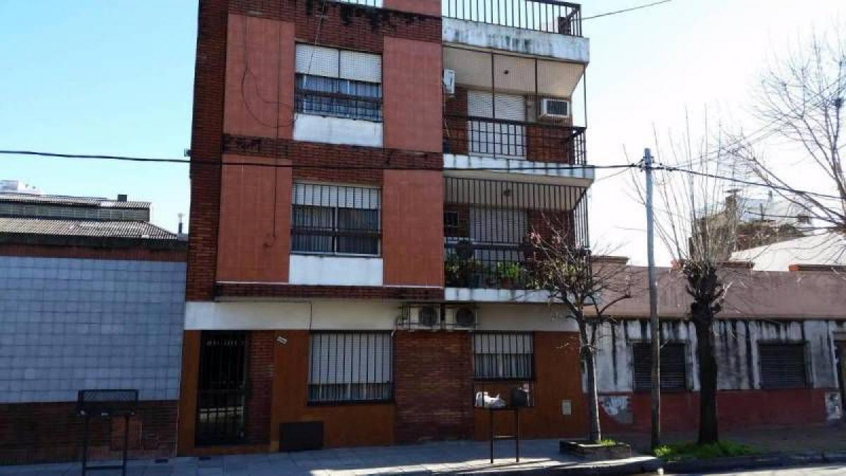 2 bedrooms Apartment in Lanus, Argentina No. 8226