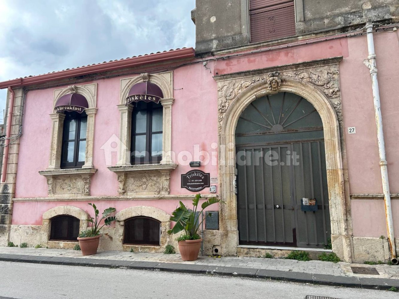 5 rooms Building in Syracuse, Italy No. 246682