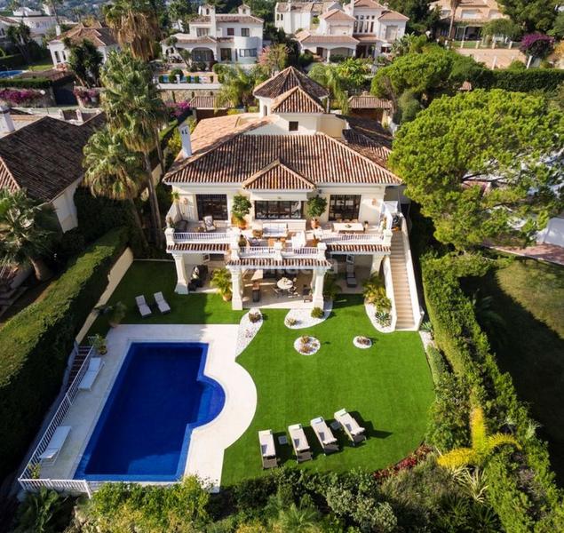 6 bedrooms Villa in Marbella, Spain No. 84611