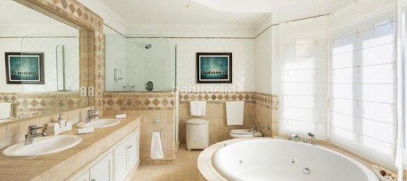 6 bedrooms Villa in Marbella, Spain No. 84611 9