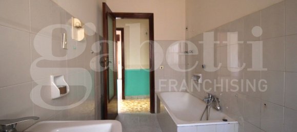 4 rooms Apartment in Arzano, Italy No. 30338 19