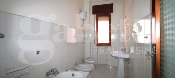 4 rooms Apartment in Arzano, Italy No. 30338 16