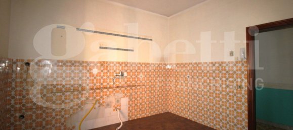 4 rooms Apartment in Arzano, Italy No. 30338 8