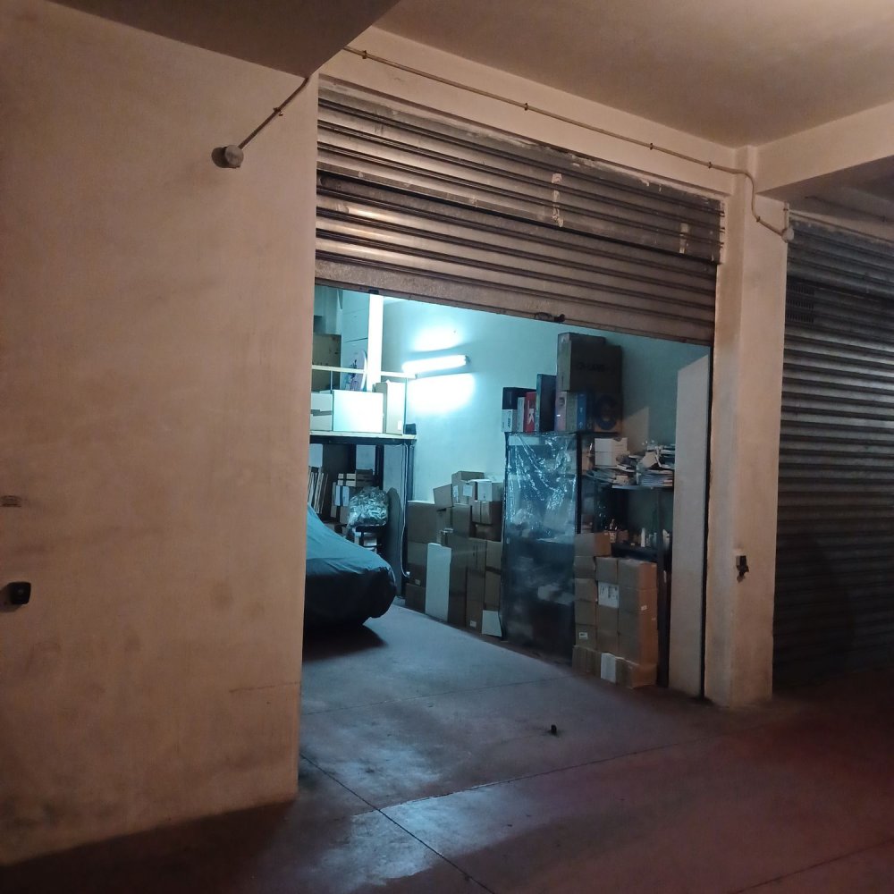  مرآب في Tremestieri Etneo, Italy 30متر مربع رقم 283065