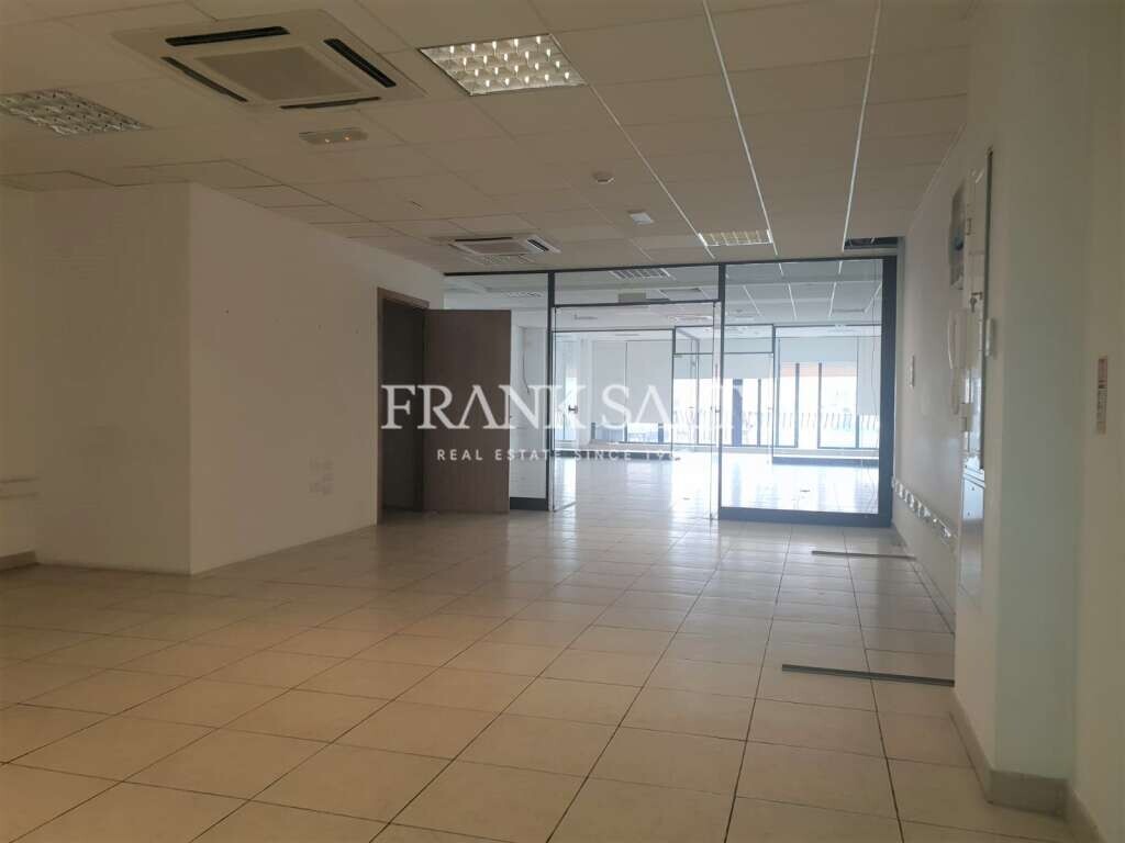  مكتب في Saint Julian's, Malta 219متر مربع رقم 12133