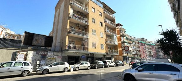 2 rooms Apartment in Naples, Italy No. 162762 4