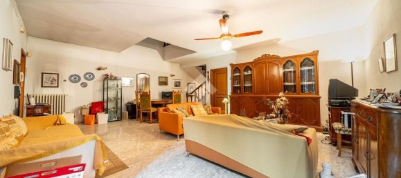 5 bedrooms Villa in Reggio Emilia, Italy No. 330634 13