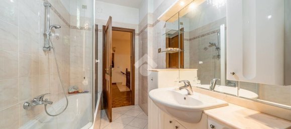 5 bedrooms Villa in Reggio Emilia, Italy No. 330634 28