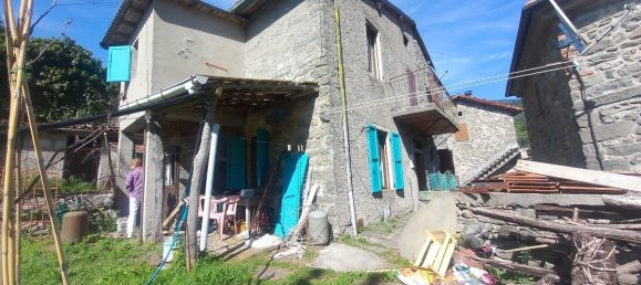 4 bedrooms Villa in Sillano Giuncugnano, Italy No. 177278 10