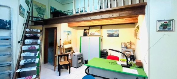 1غرفة عقار تجاري في Casoria, Italy رقم 8678 3