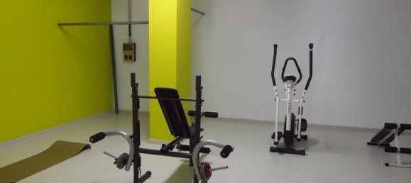 140m² Commercial property in Leon, Spain No. 79642 2