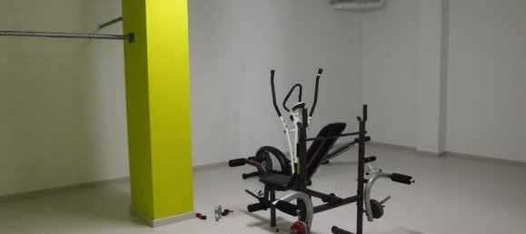 140m² Commercial property in Leon, Spain No. 79642 3