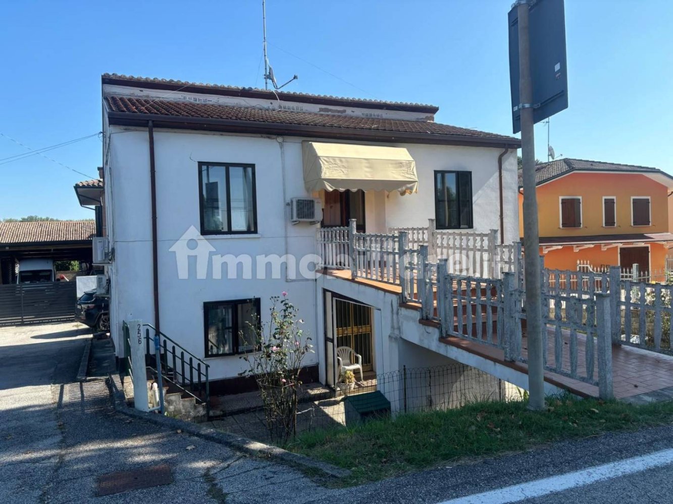 4 bedrooms Villa in Vigarano Mainarda, Italy No. 123279