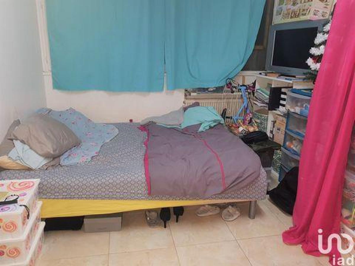 شقة 3 غرف نوم  في Aubervilliers, France رقم 35103