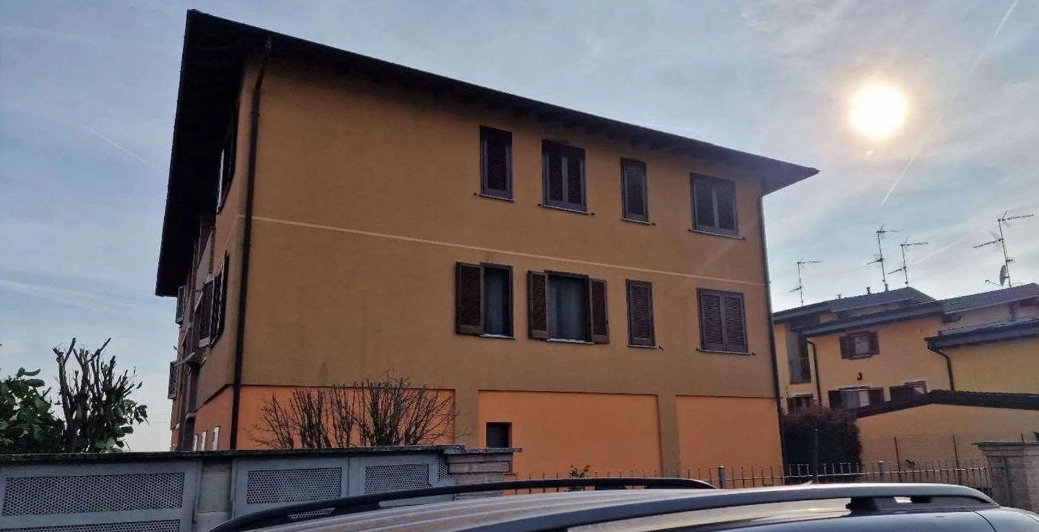 3-salle Appartement à Chignolo Po, Italy No. 180239