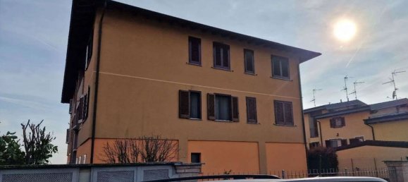 3-salle Appartement à Chignolo Po, Italy No. 180239 14