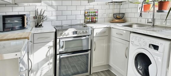 3 bedrooms House in Sheerness, United Kingdom No. 10921 23