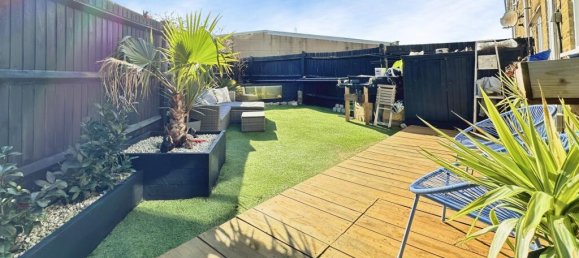 3 bedrooms House in Sheerness, United Kingdom No. 10921 35