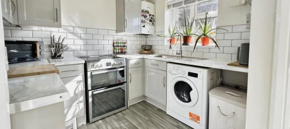 3 bedrooms House in Sheerness, United Kingdom No. 10921 3