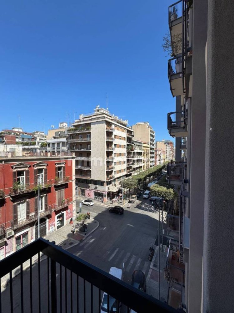 3 bedrooms Apartment in Bari, Italy No. 278686