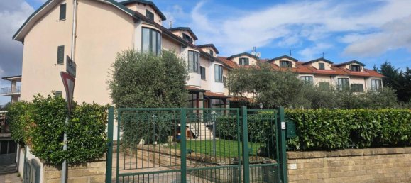 Вилла с 8 комнатами в Беневенто, Италия № 115196 2