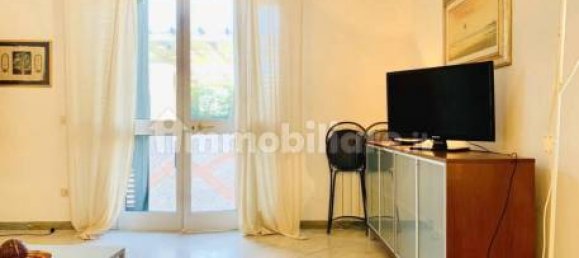 Apartamento de 2 dormitorios en Viareggio, Italy No. 42890 2