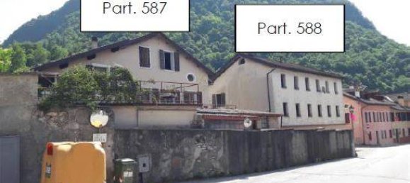 4 bedrooms Building in Fonzaso, Italy No. 211771 2