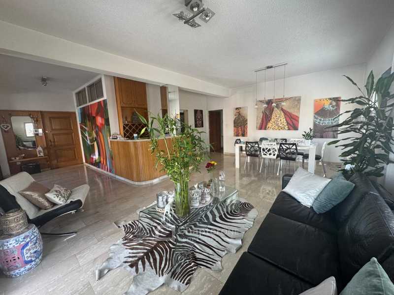 Apartamento de 4 dormitorios en Nicosia, Cyprus No. 21255