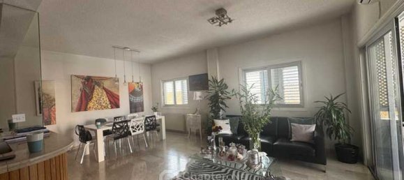 Apartamento de 4 dormitorios en Nicosia, Cyprus No. 21255 2