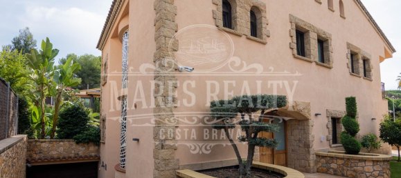 Вилла с 6 спальнями в Льорет-де-Мар, Испания № 11298 20