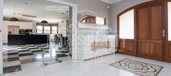 Вилла с 6 спальнями в Льорет-де-Мар, Испания № 11298 4