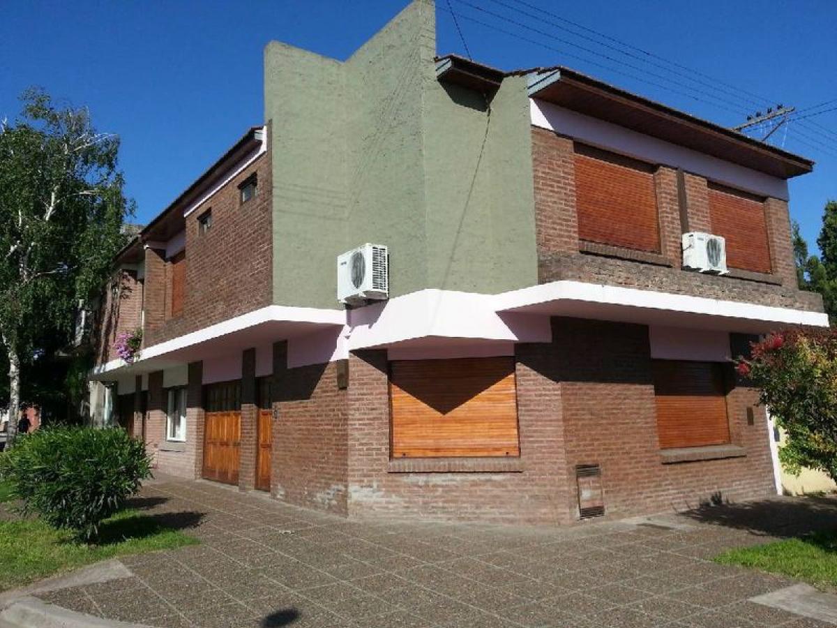 3 bedrooms Apartment in Buenos Aires, Argentina No. 66417