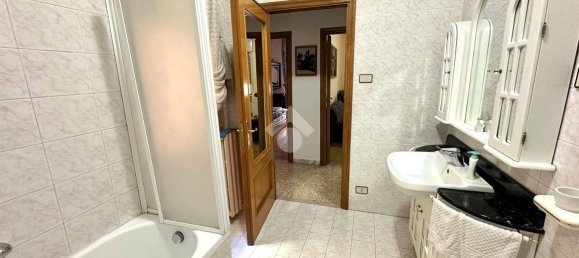 Apartamento de 2 dormitorios en Foggia, Italy No. 41111 11