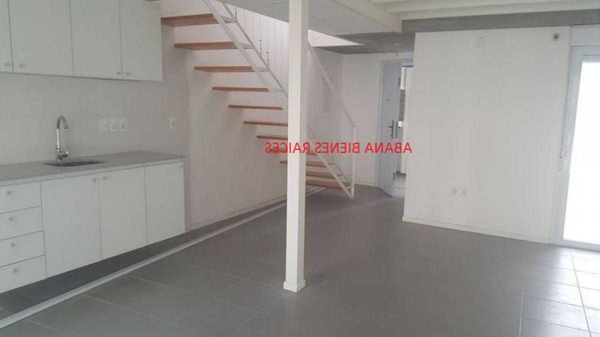 Apartamento de 2 dormitorios en Montevideo, Uruguay No. 9098