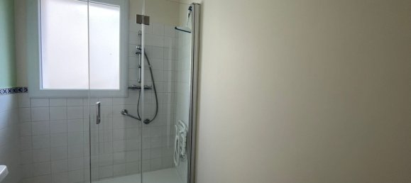 3 bedrooms House in Loches, France No. 58063 10