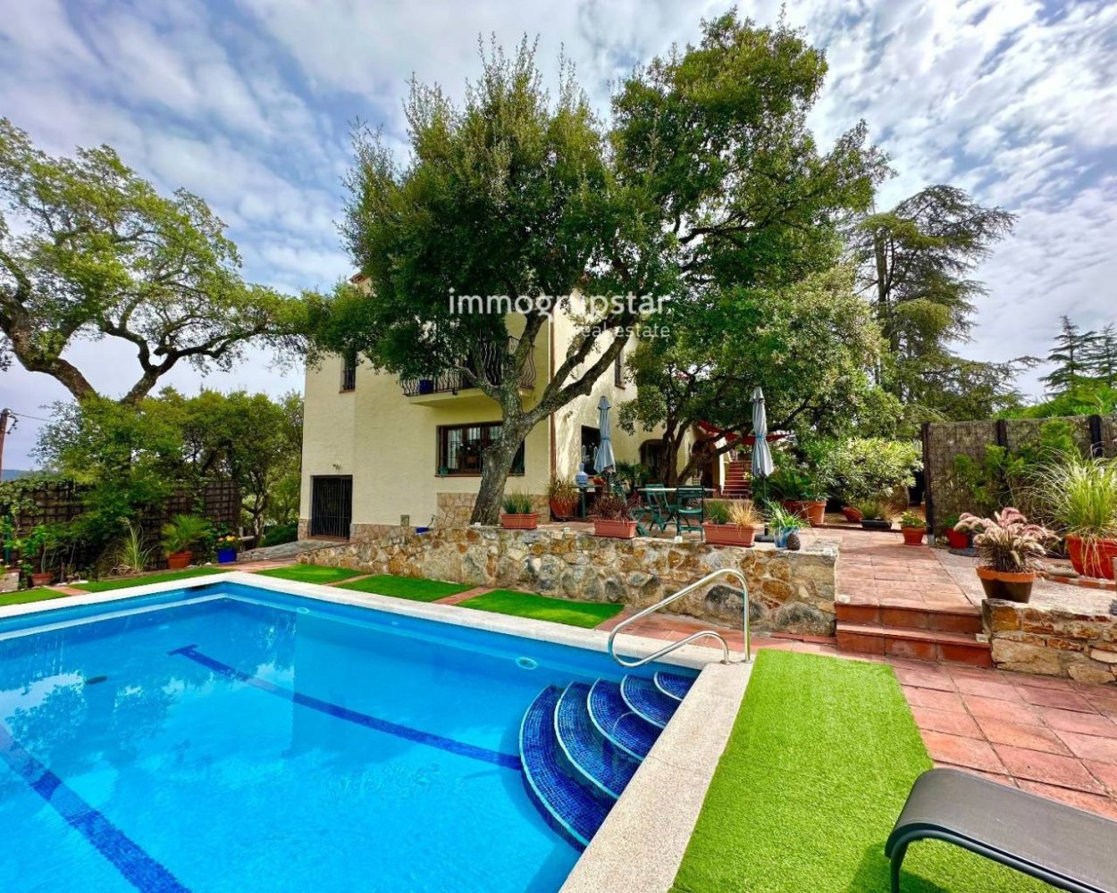 Дом с 4 спальнями в Кастель-Пладжа-д'Аро, Испания № 201278