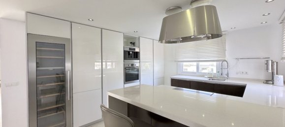 3 Schlafzimmer Penthouse in Estepona, Spain, Nr. 186059 8